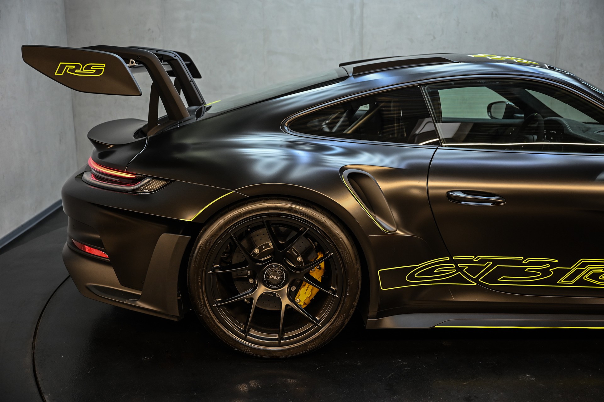 PORSCHE 911 GT3 RS PDK mit Weissach Paket-image-15