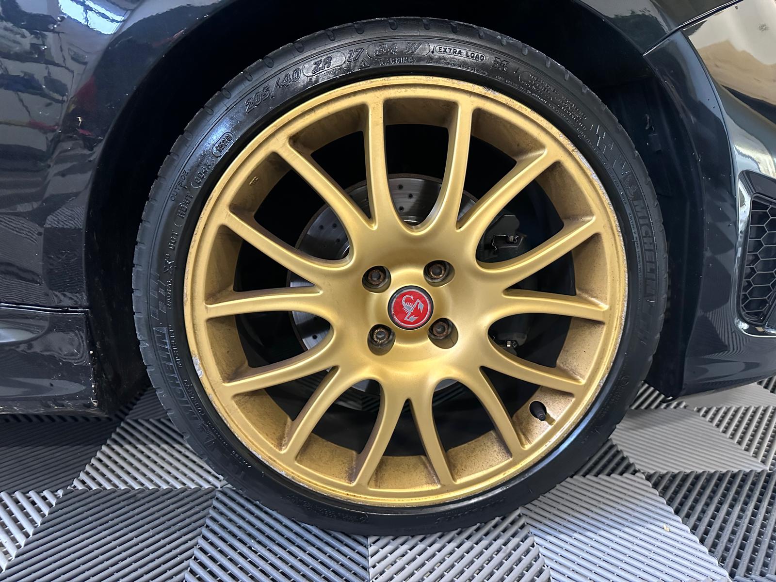 FIAT 595 1.4 16V Turbo Abarth Turismo Edition Scorpioneoro-image-30