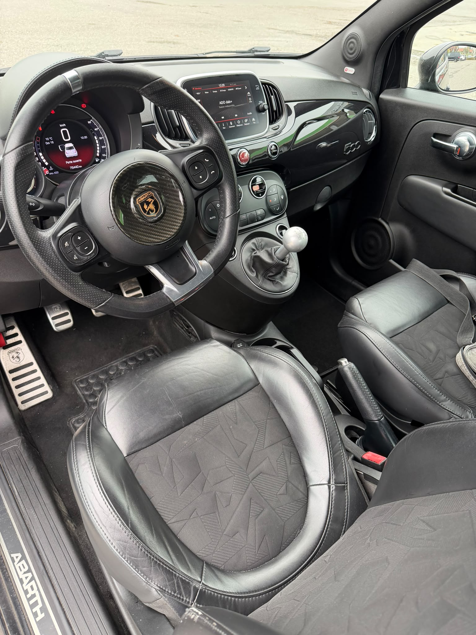 FIAT 595 1.4 16V Turbo Abarth Turismo Edition Scorpioneoro-image-1