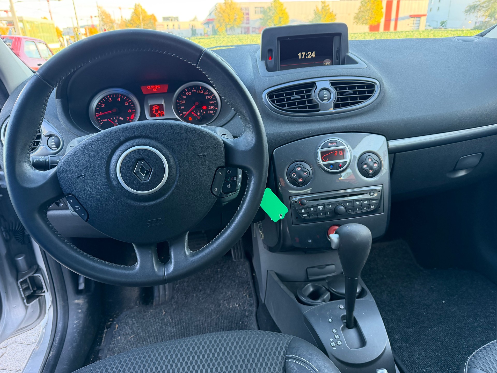RENAULT Clio Grandtour 1.6 16V Exception Automatic-image-7