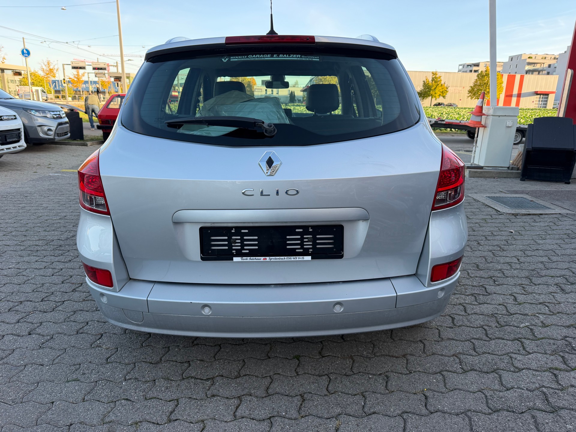 RENAULT Clio Grandtour 1.6 16V Exception Automatic-image-5