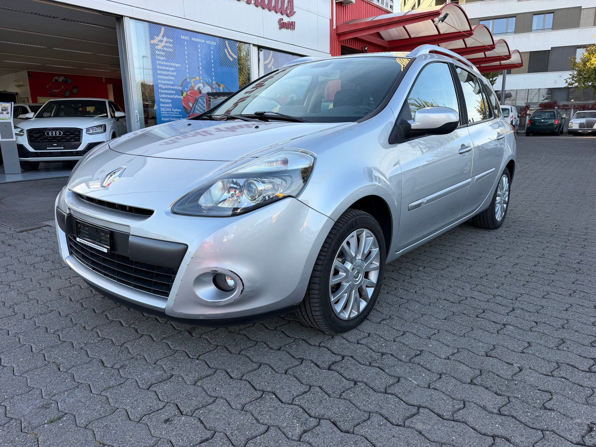 RENAULT Clio Grandtour 1.6 16V Exception Automatic-image-1