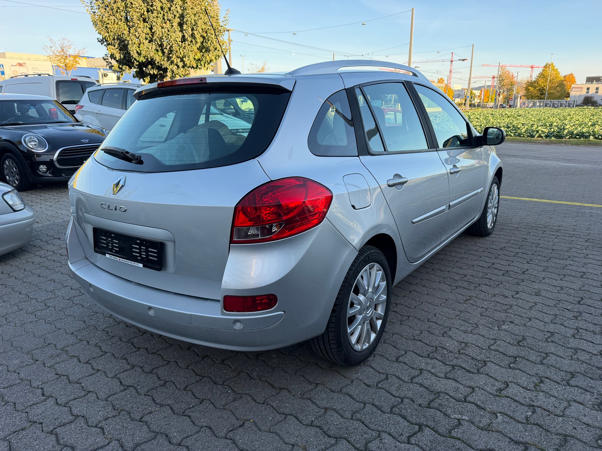 RENAULT Clio Grandtour 1.6 16V Exception Automatic-image-3