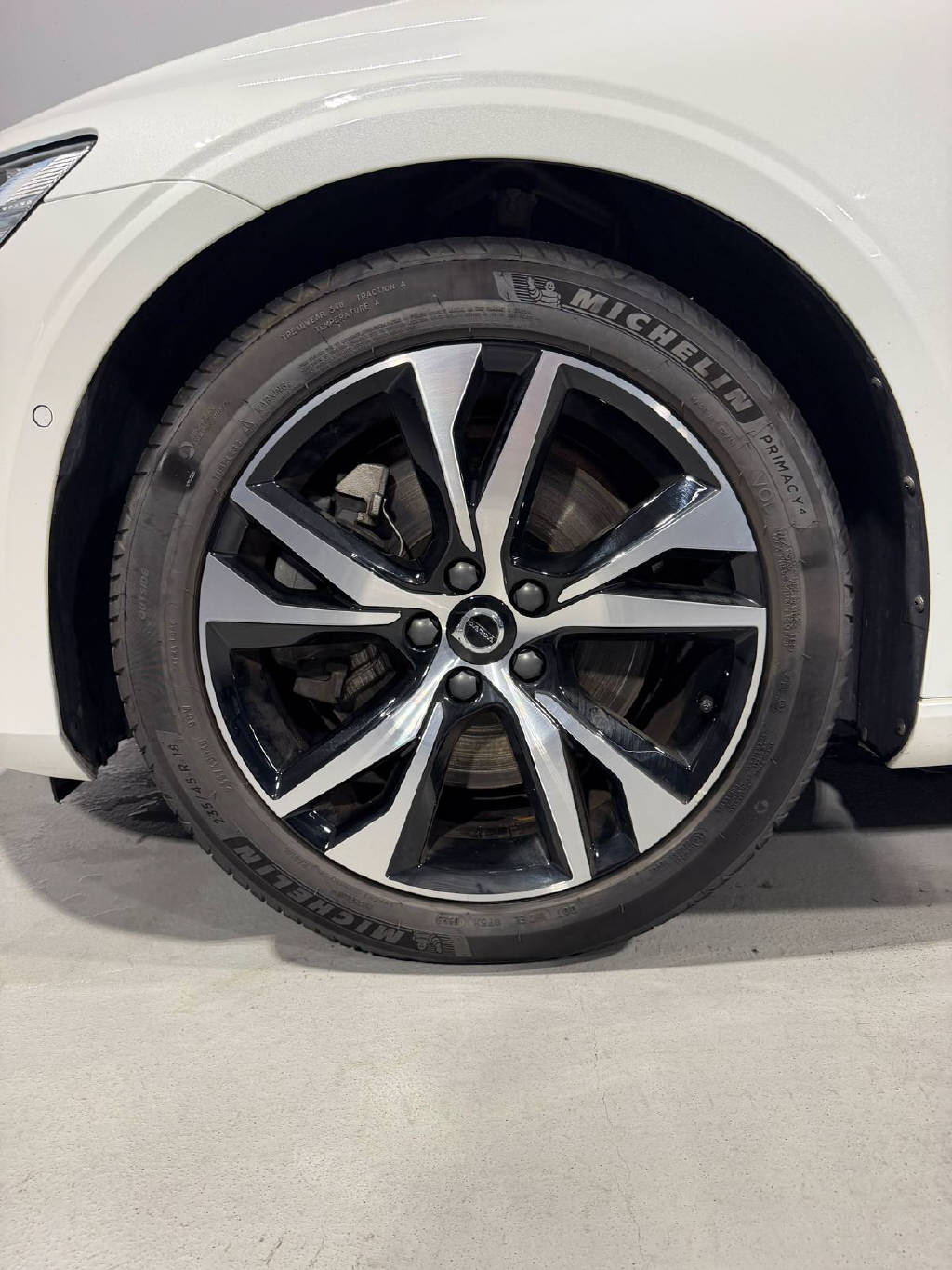 VOLVO V60 2.0 B5 Plus Dark AWD-image-10