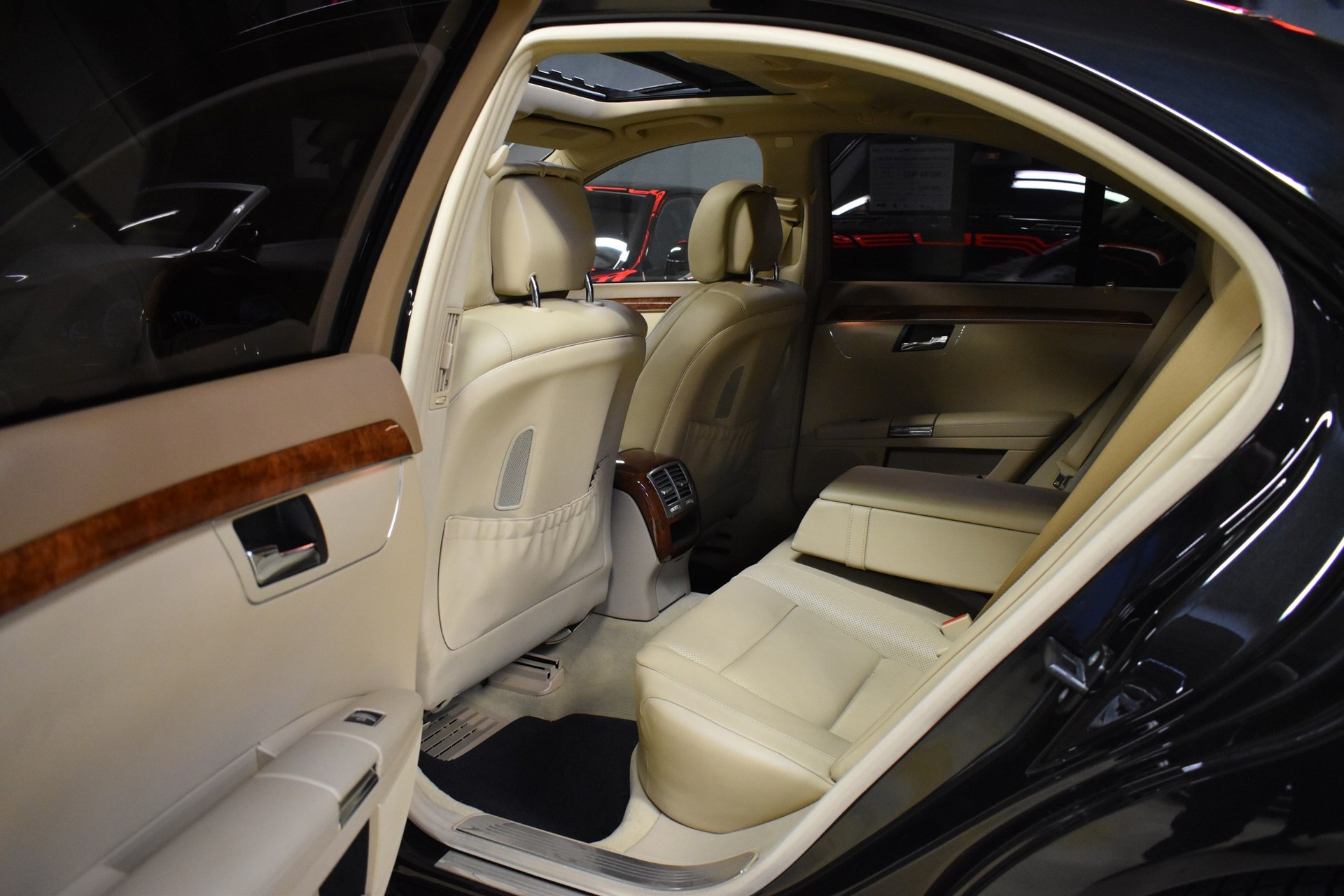 MERCEDES-BENZ S 500 4Matic 7G-Tronic-image-13