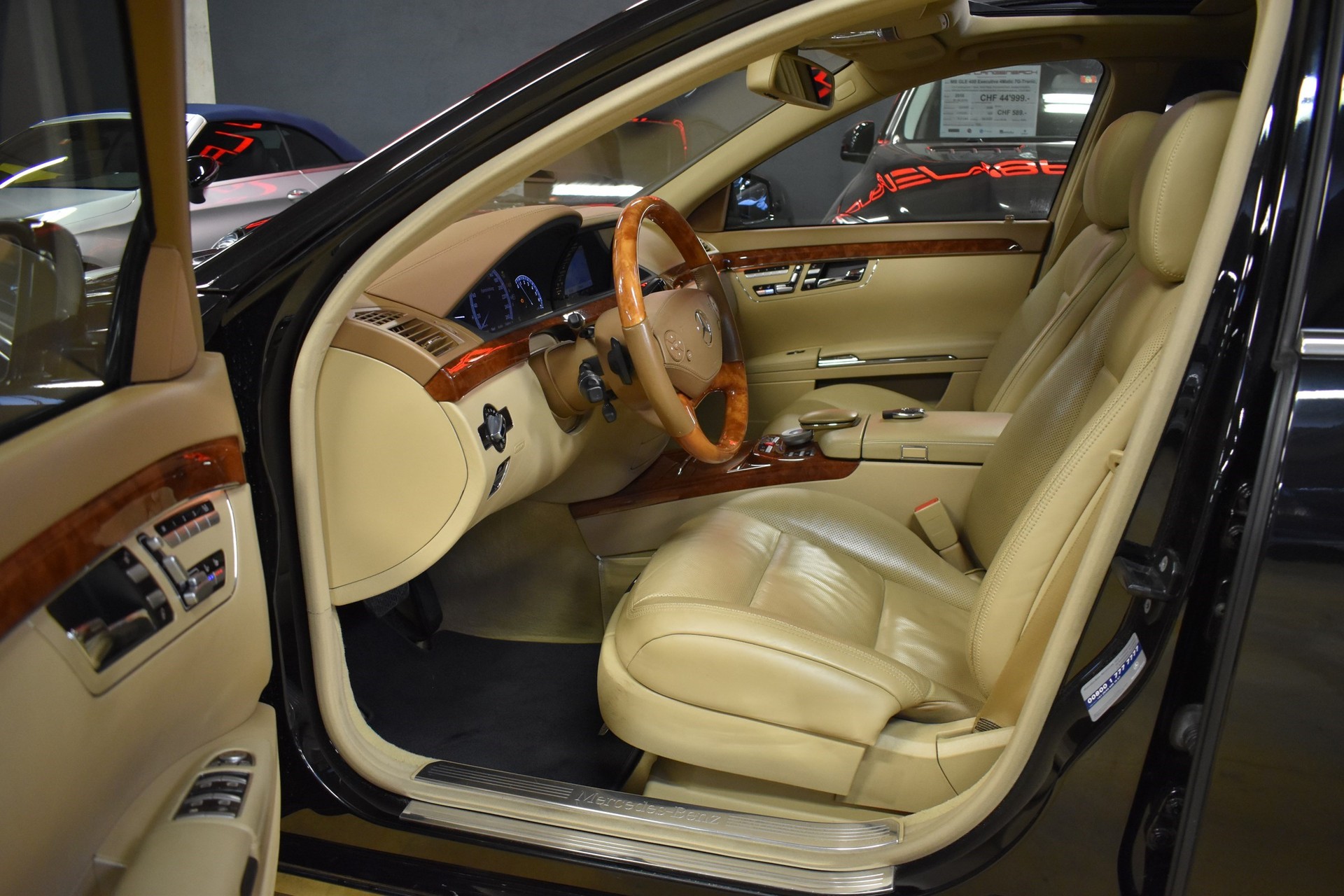MERCEDES-BENZ S 500 4Matic 7G-Tronic-image-10