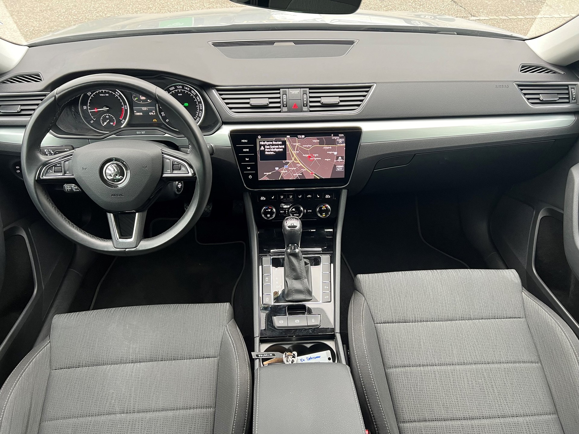 SKODA Superb Combi 2.0 TDi Ambition 4x4 DSG-image-10