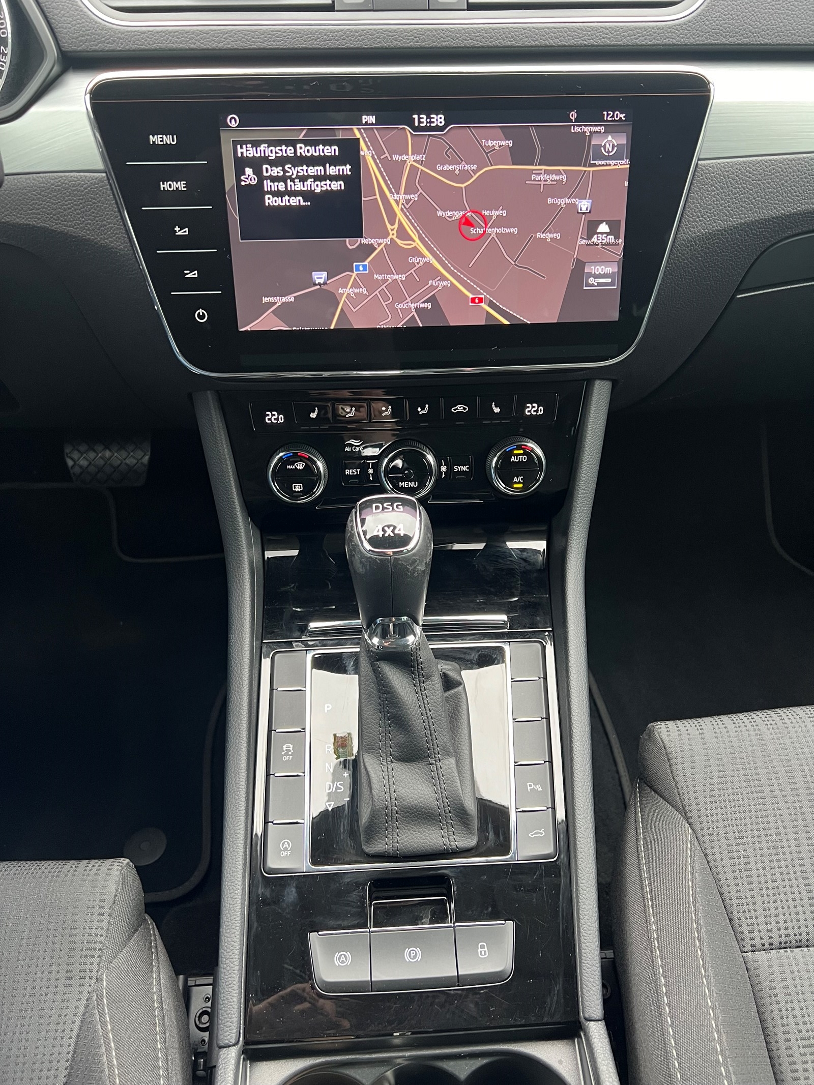 SKODA Superb Combi 2.0 TDi Ambition 4x4 DSG-image-15