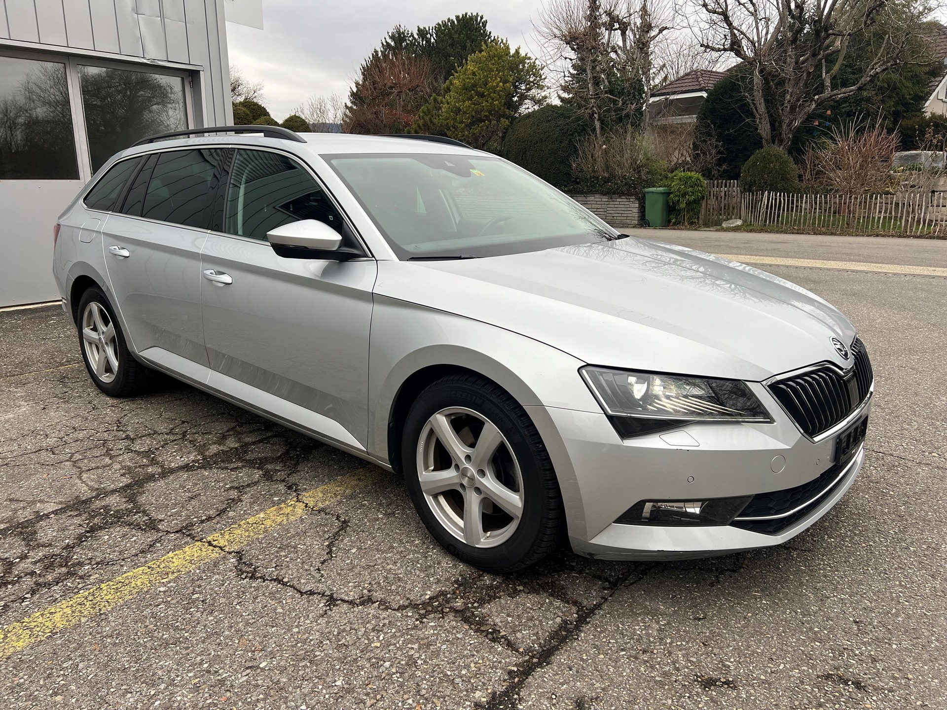 SKODA Superb Combi 2.0 TDi Ambition 4x4 DSG-image-1