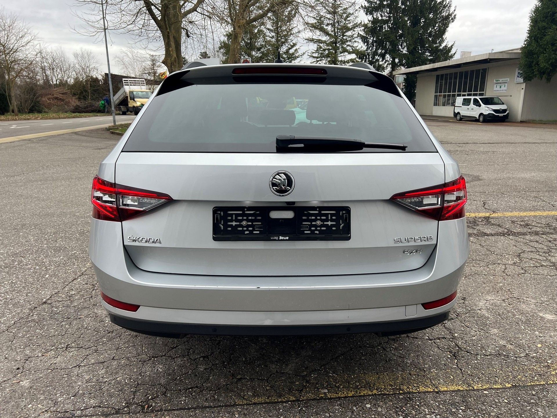 SKODA Superb Combi 2.0 TDi Ambition 4x4 DSG-image-5