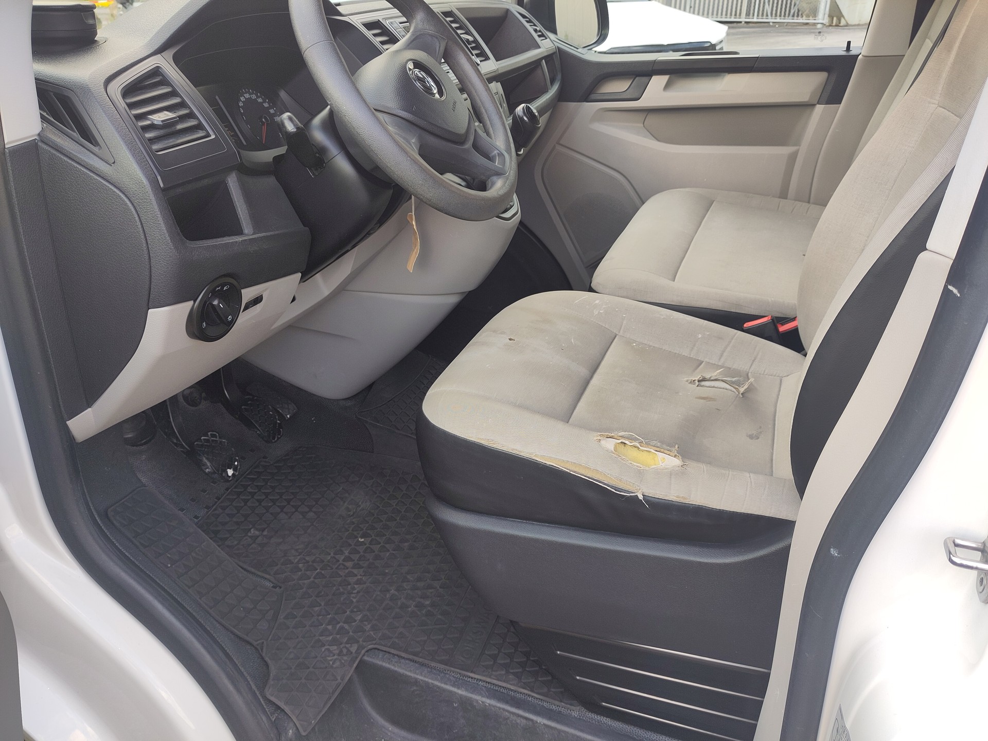 VW T6 2.0 TDI Entry-image-4