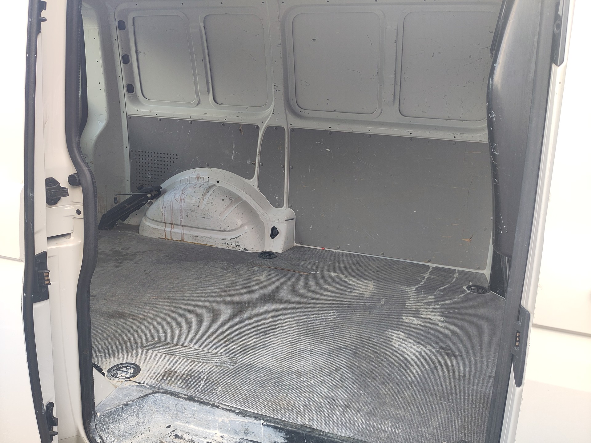 VW T6 2.0 TDI Entry-image-6