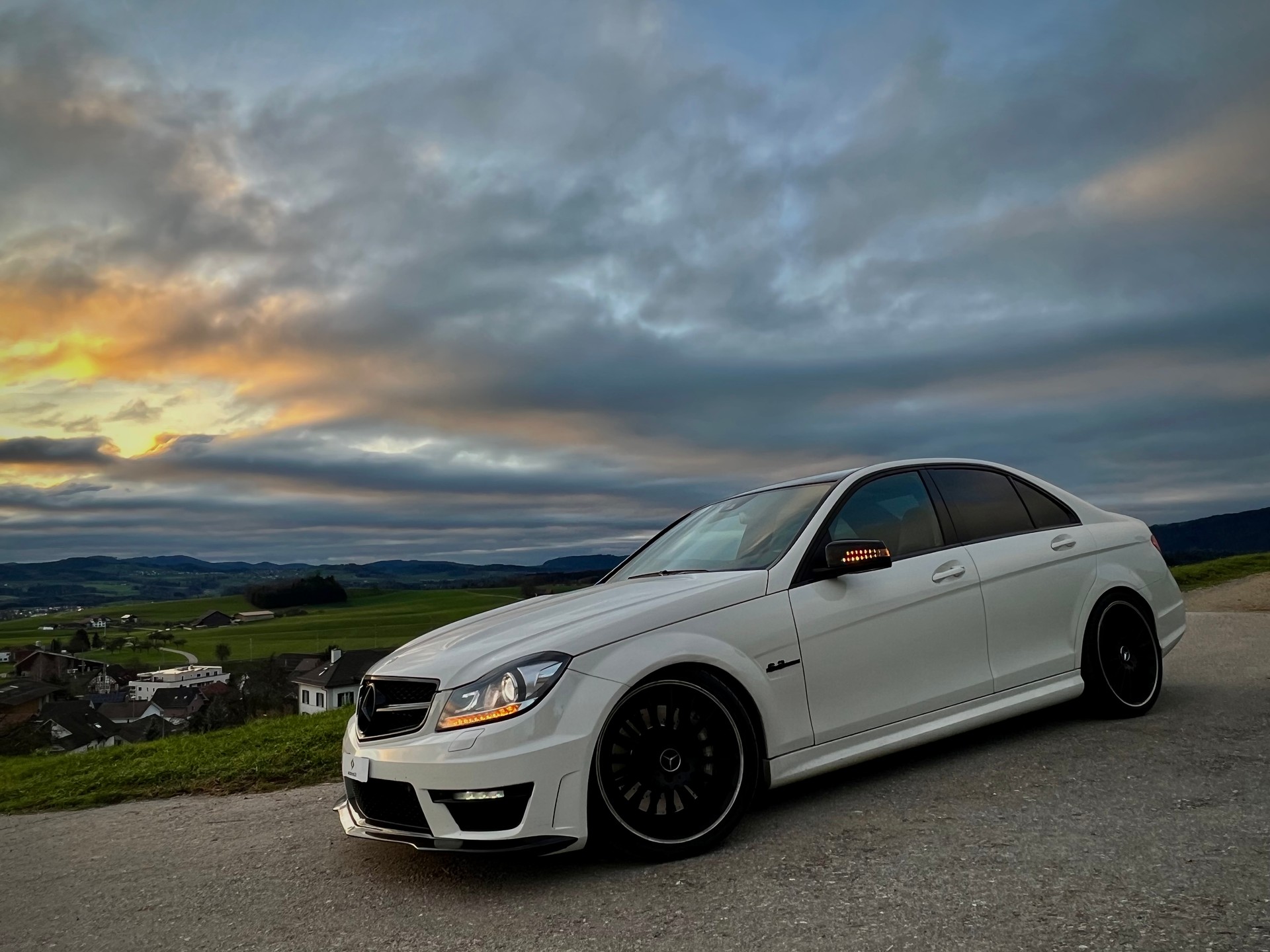 MERCEDES-BENZ C 63 AMG V8-image-5