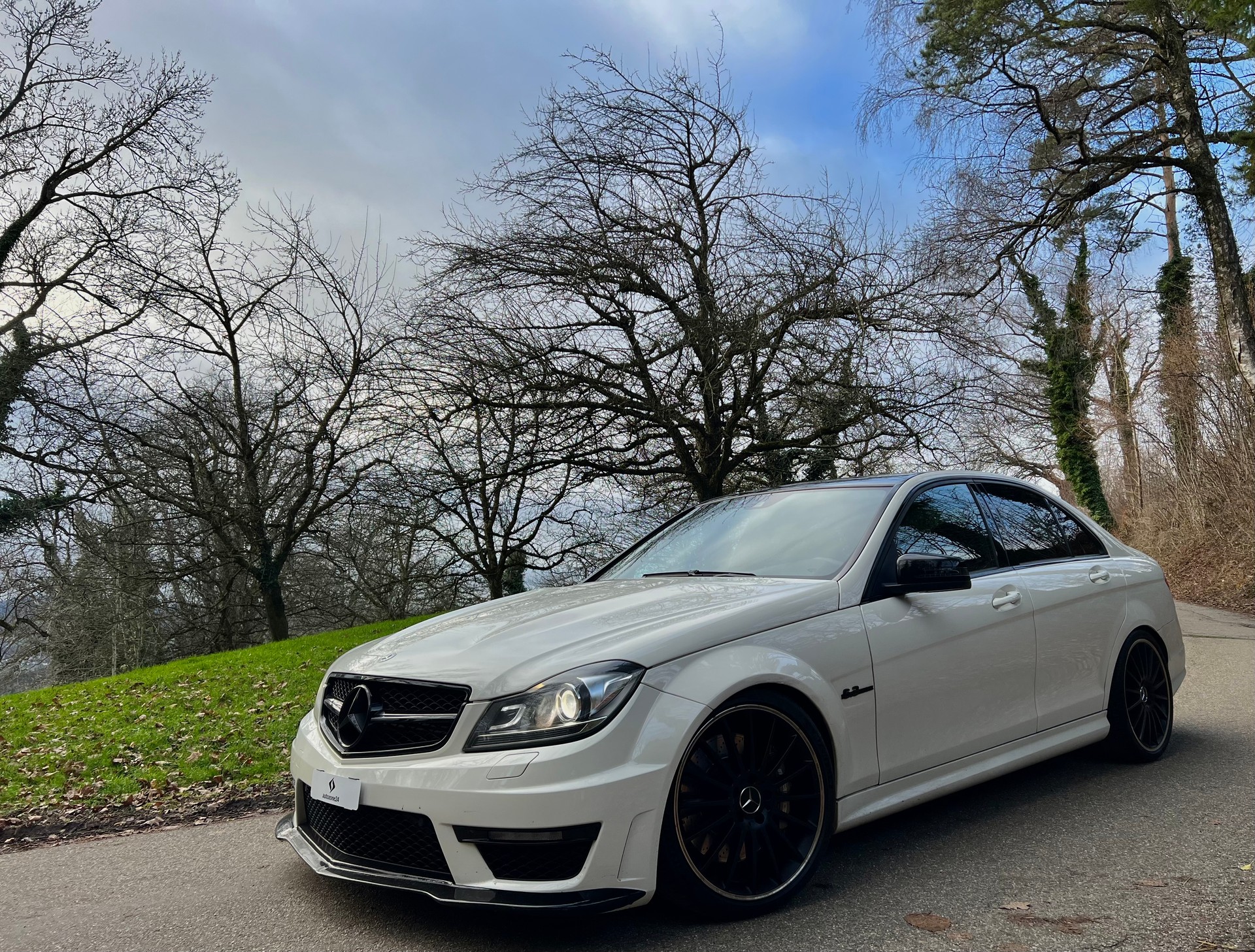 MERCEDES-BENZ C 63 AMG V8-image-9
