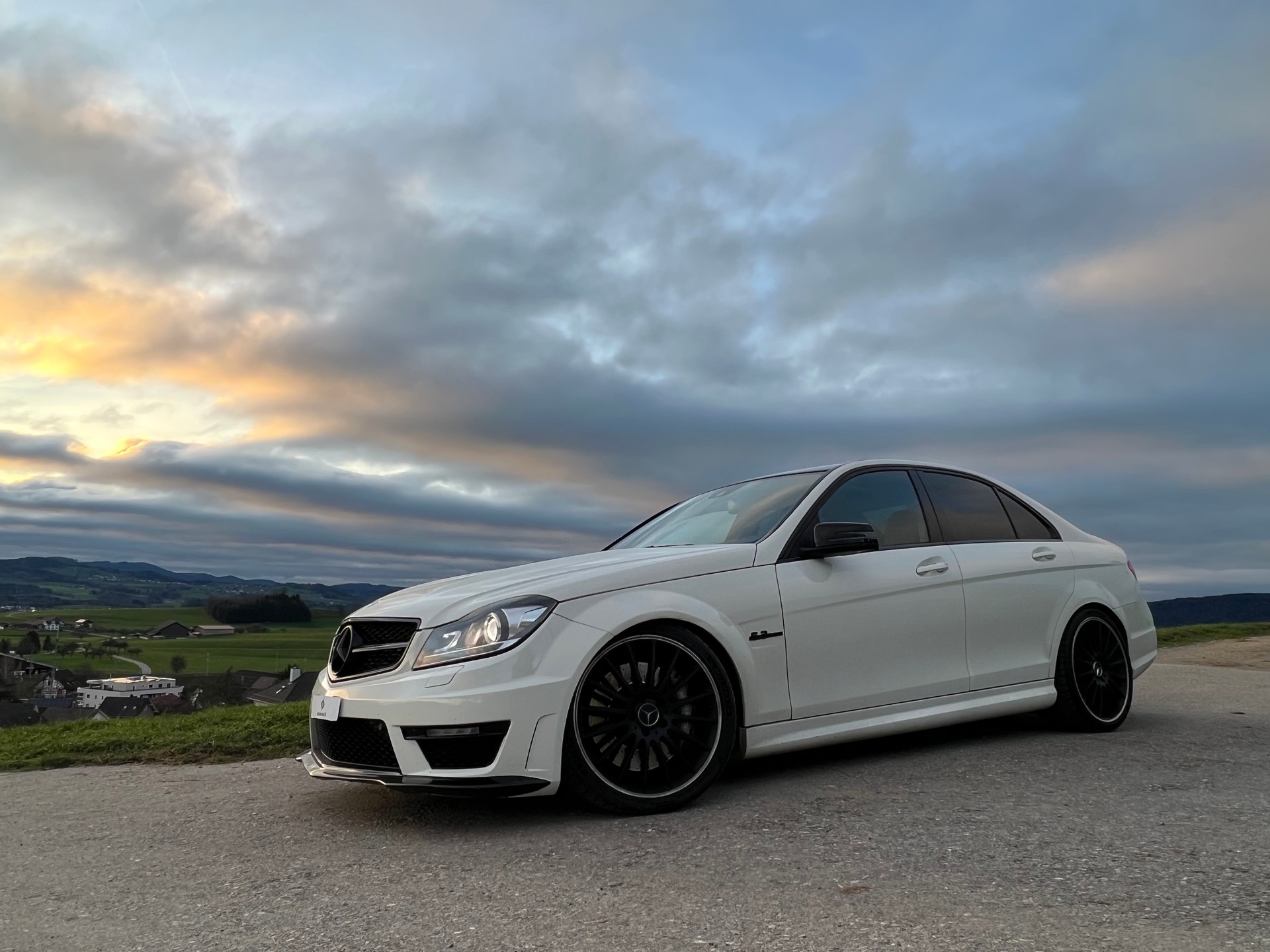 MERCEDES-BENZ C 63 AMG V8-image-7