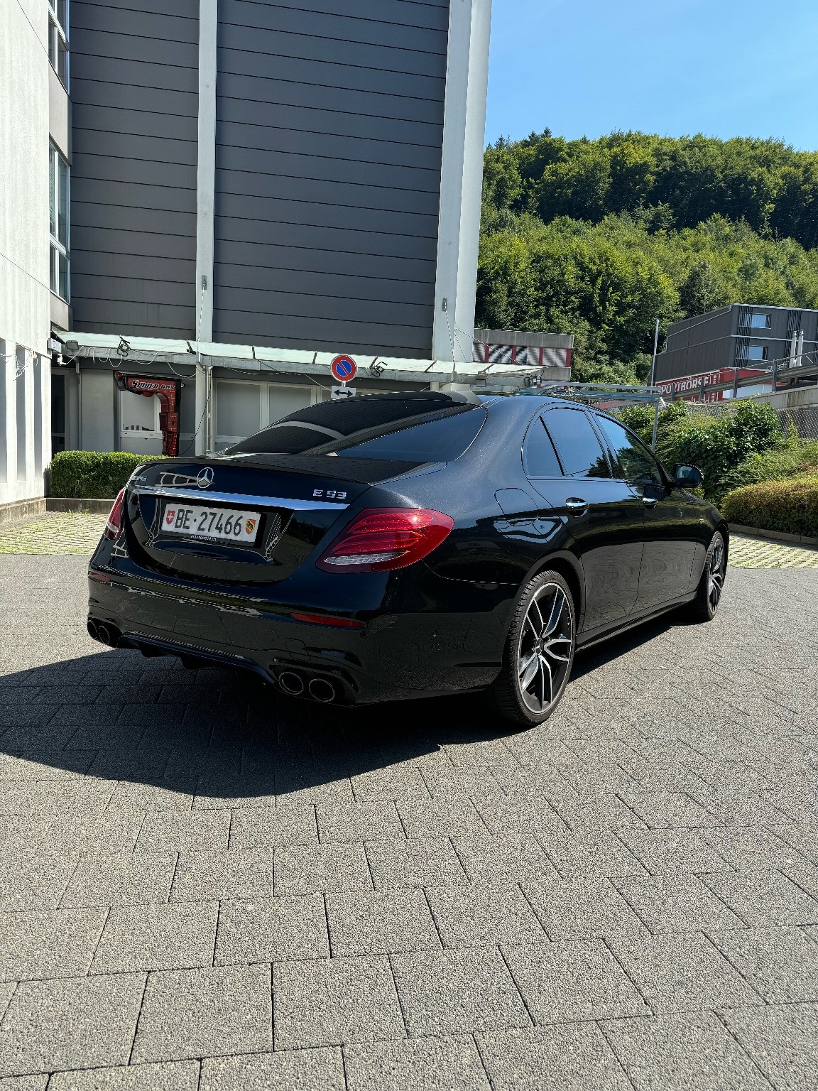 MERCEDES-BENZ AMG E 53 4Matic+ Speedshift 9G-TCT-image-3