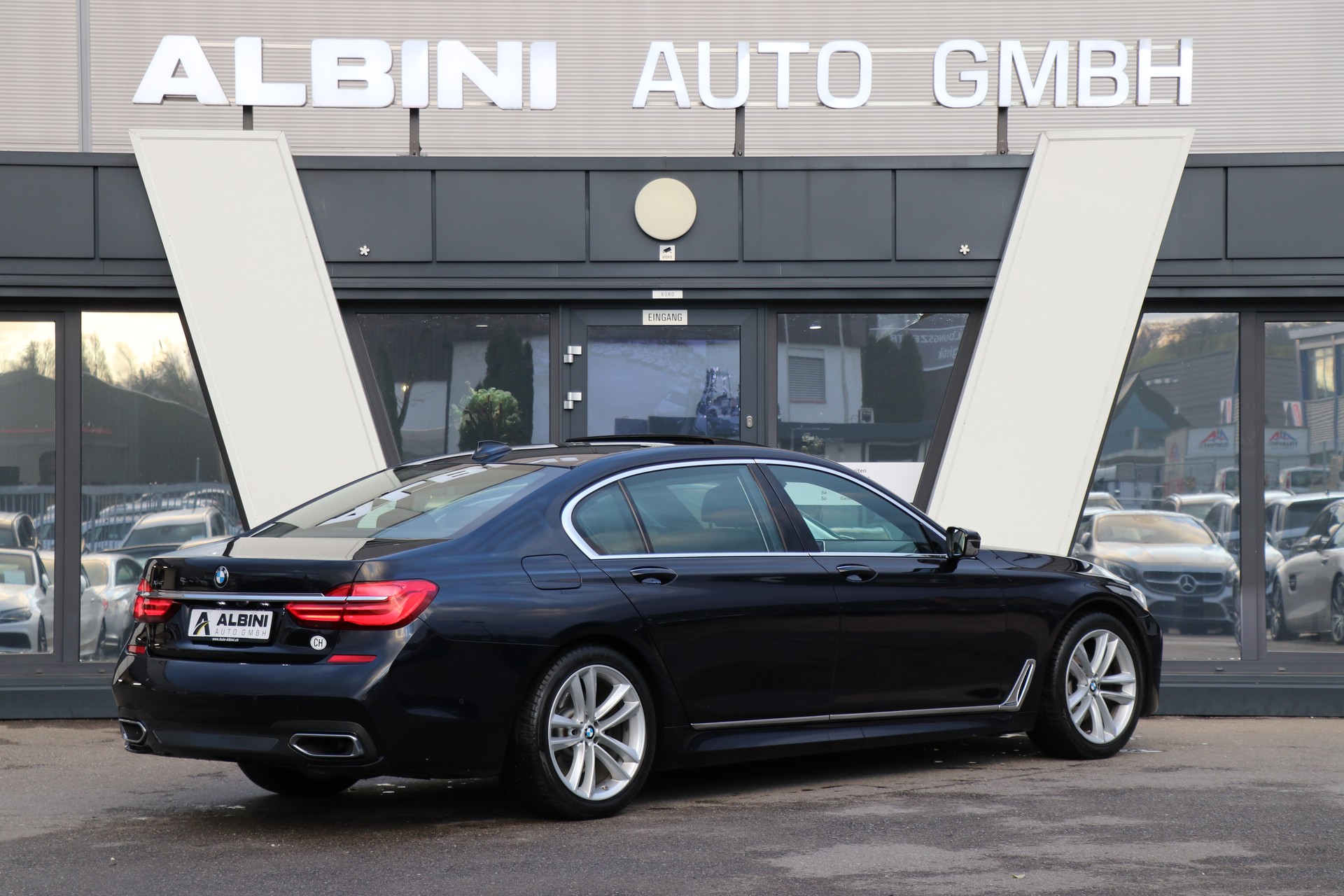 BMW 730Ld xDrive M-Sport Steptronic-showroom-element-2