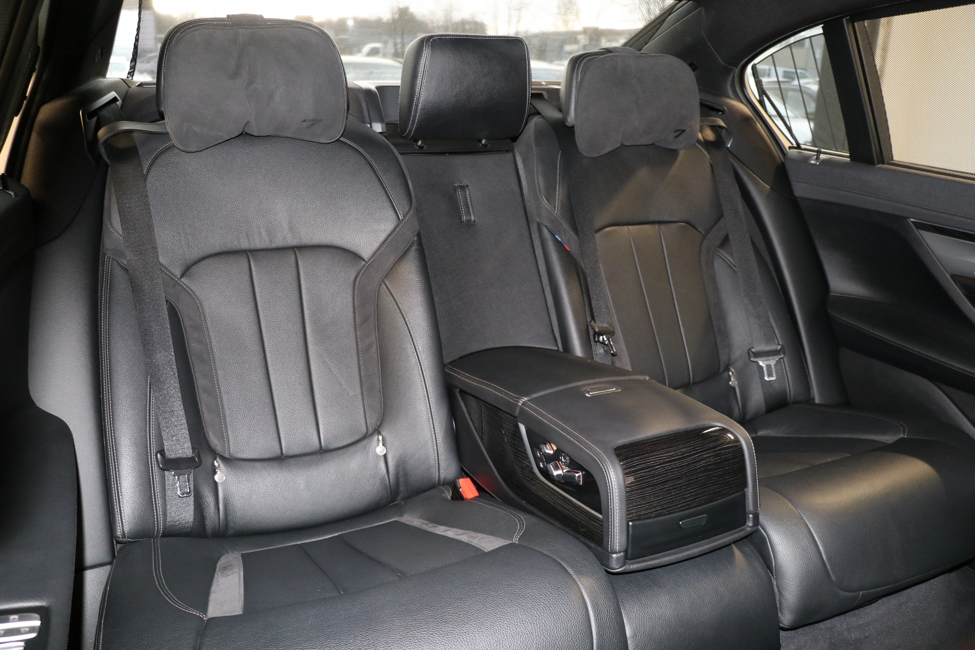 BMW 730Ld xDrive M-Sport Steptronic-image-15
