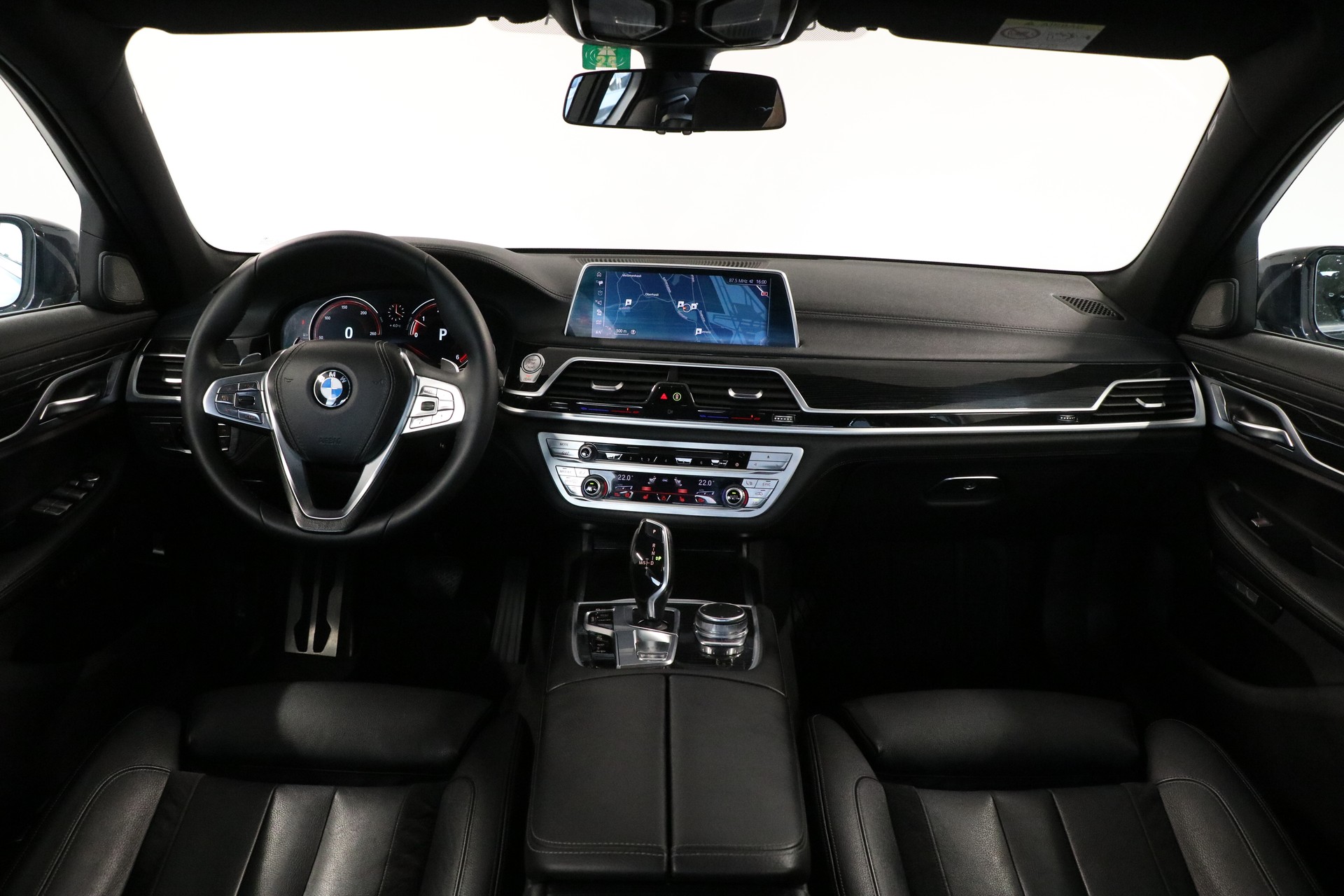 BMW 730Ld xDrive M-Sport Steptronic-image-8