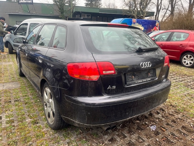 AUDI A3 Sportback 2.0 FSI Attraction-image-8