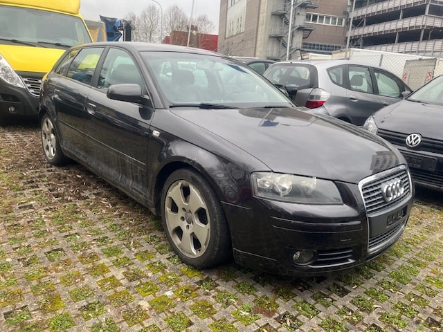 AUDI A3 Sportback 2.0 FSI Attraction-image-5