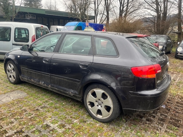 AUDI A3 Sportback 2.0 FSI Attraction-image-9