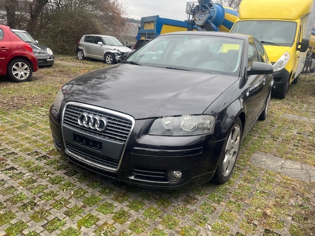 AUDI A3 Sportback 2.0 FSI Attraction-image-0