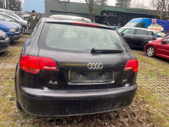 AUDI A3 Sportback 2.0 FSI Attraction-image-10