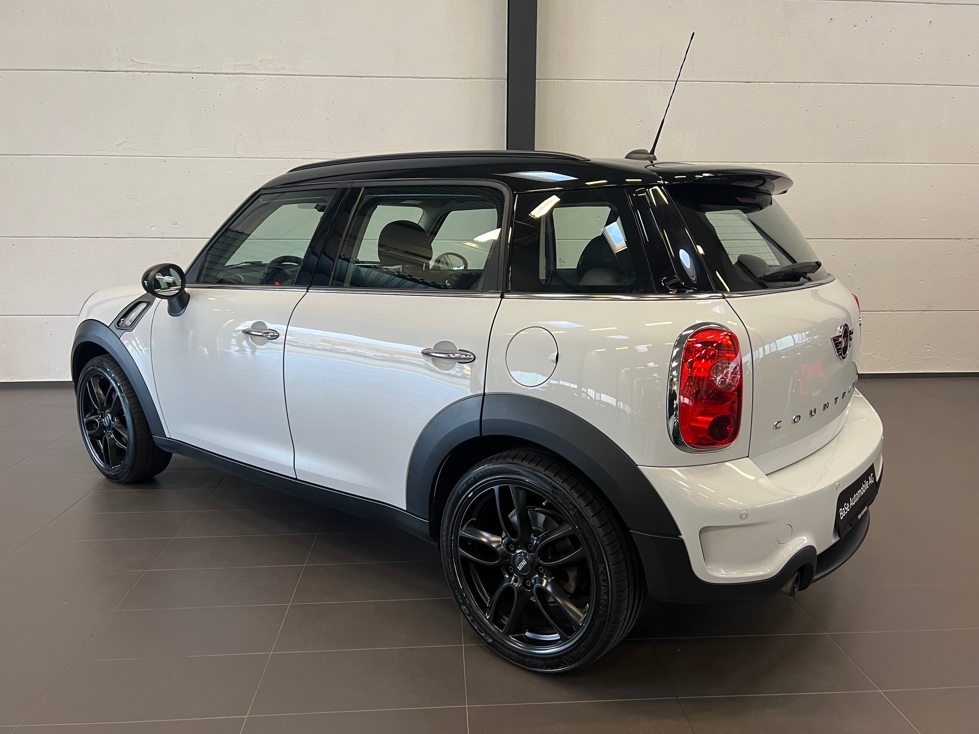 MINI Countryman Cooper S FWD Steptronic-image-11