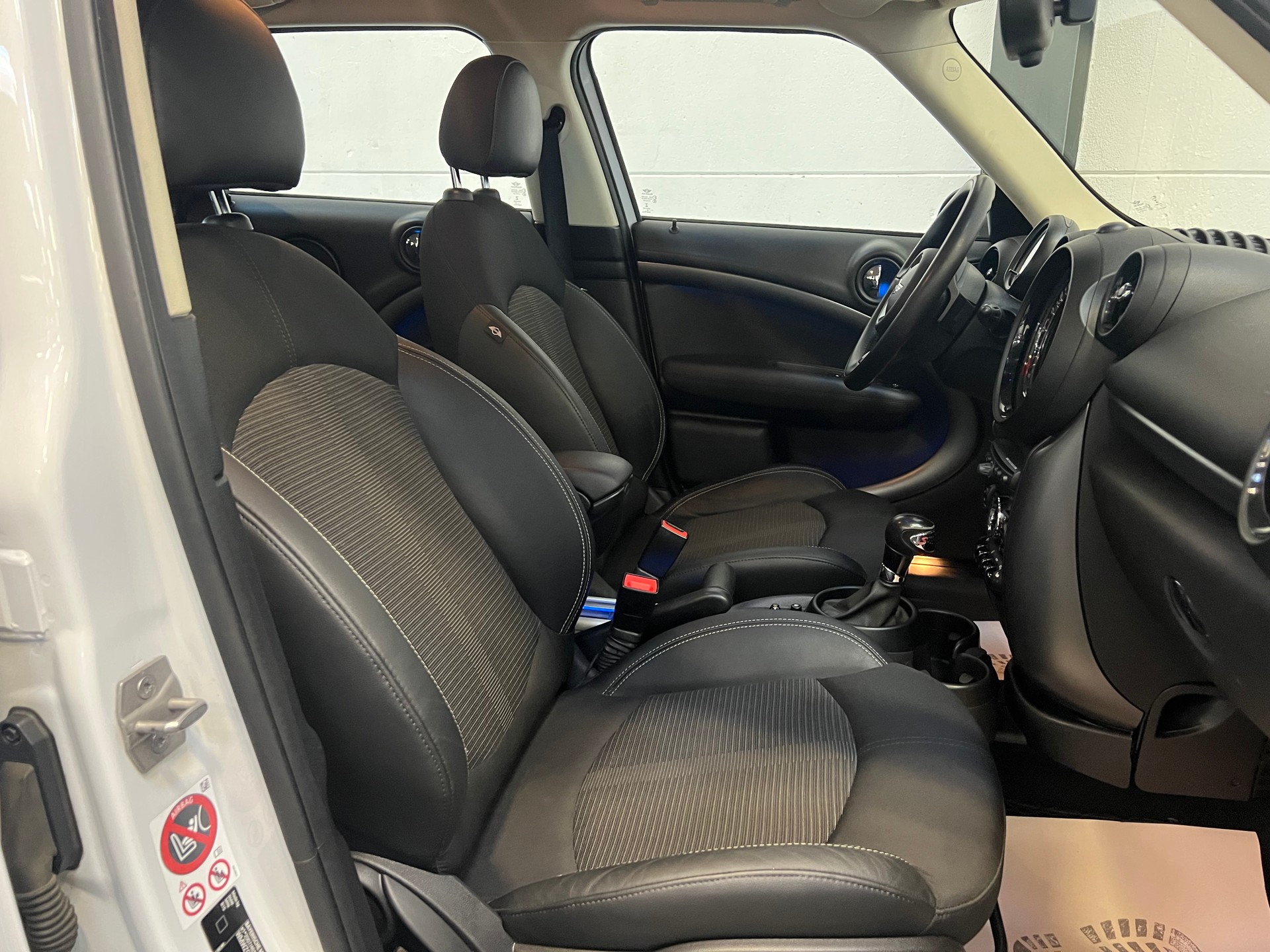 MINI Countryman Cooper S FWD Steptronic-image-21