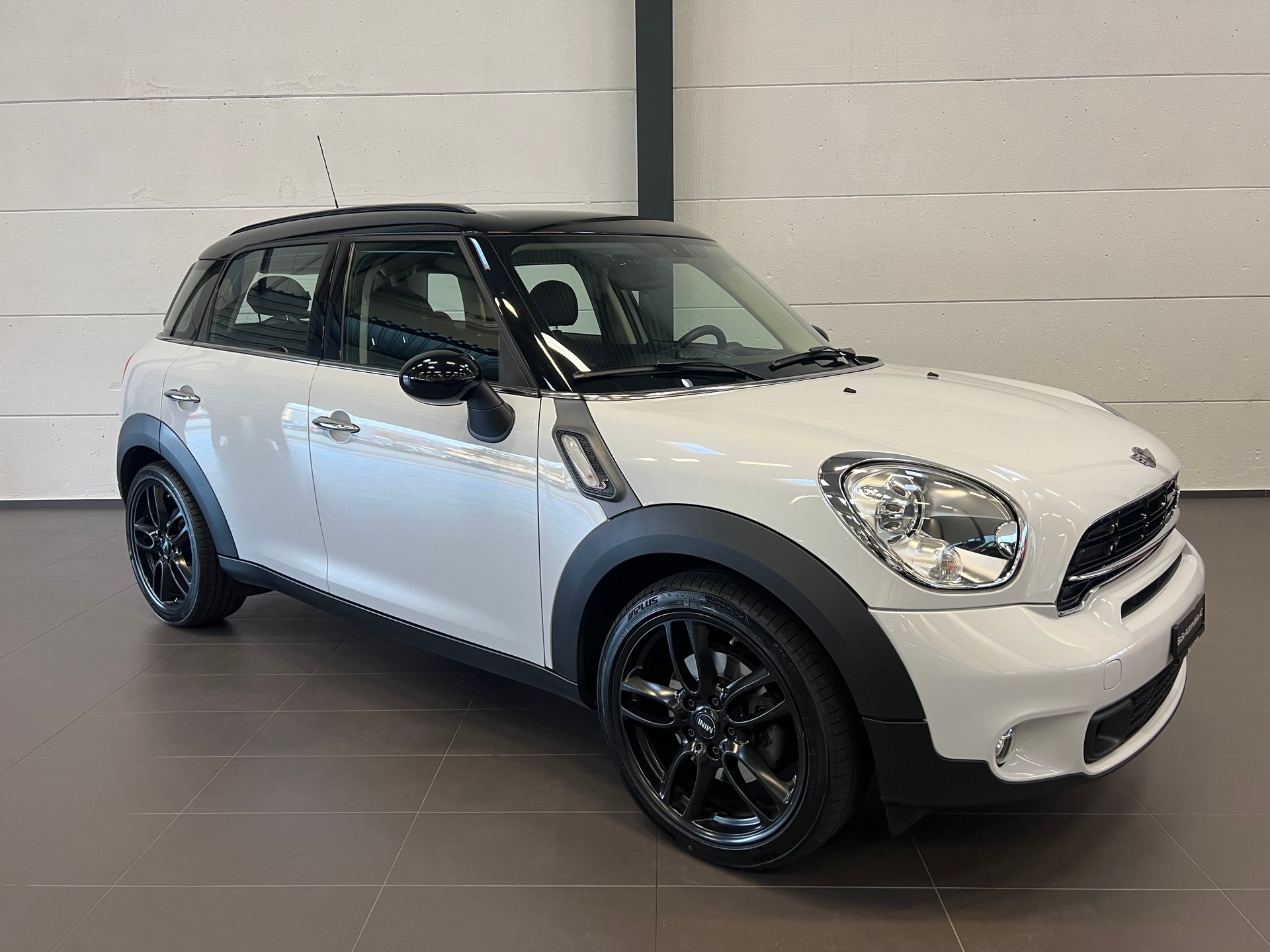 MINI Countryman Cooper S FWD Steptronic-image-3