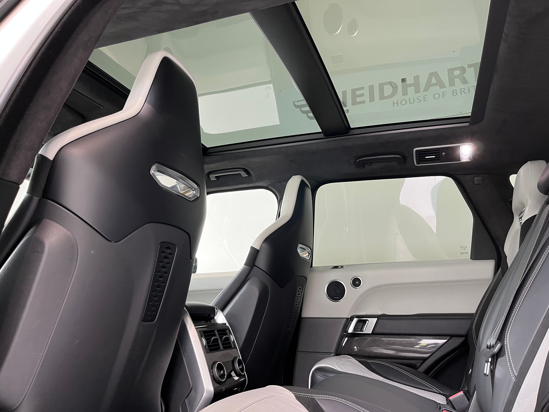 LAND ROVER Range Rover Sport 575 5.0 V8 S/C SVR Automatic-image-6