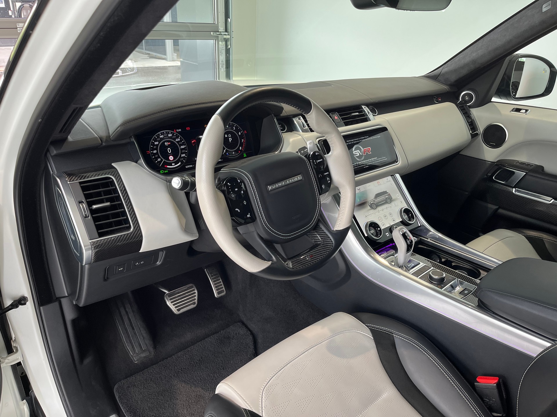 LAND ROVER Range Rover Sport 575 5.0 V8 S/C SVR Automatic-image-3