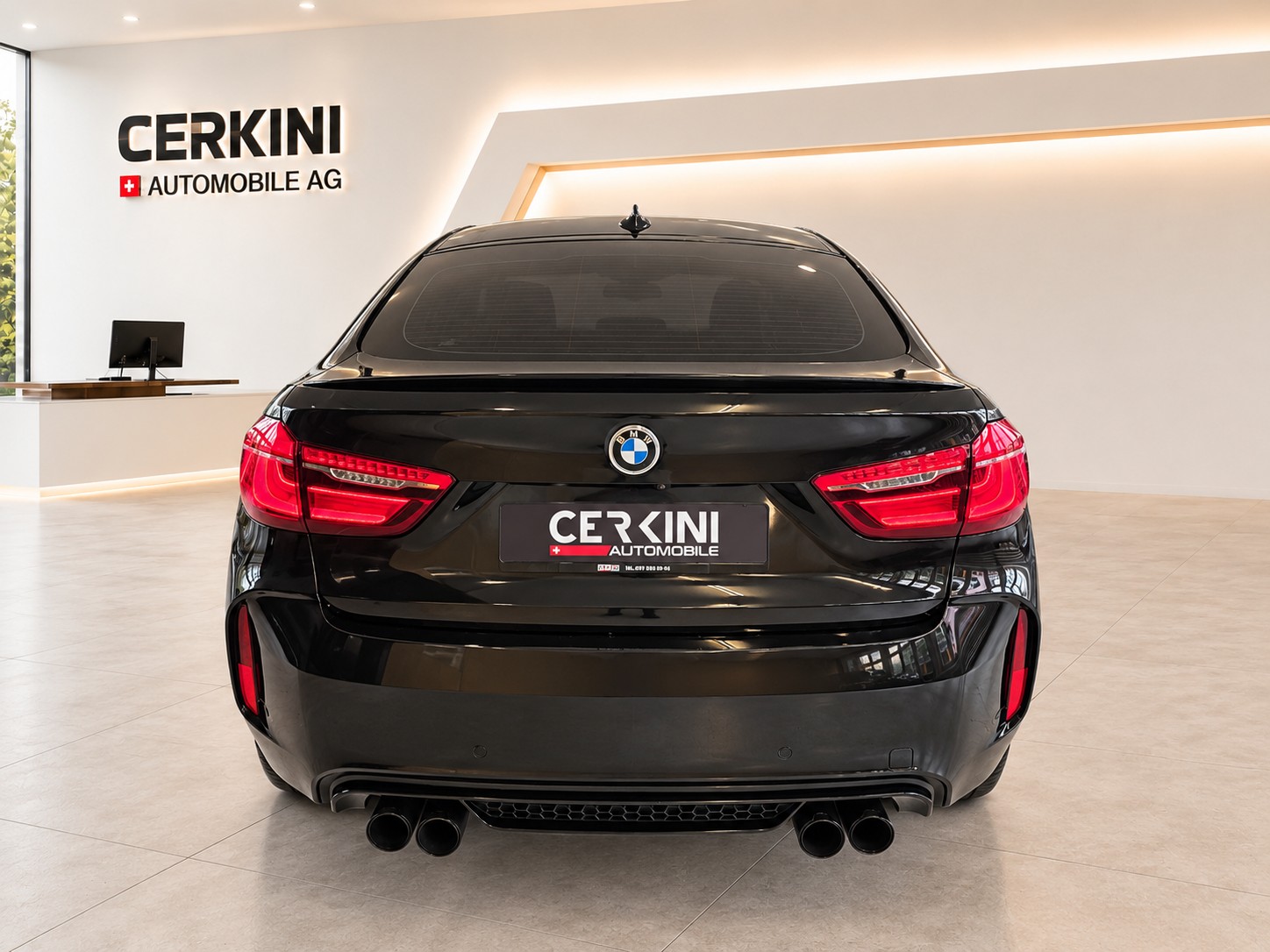 BMW X6M Steptronic-showroom-element-3