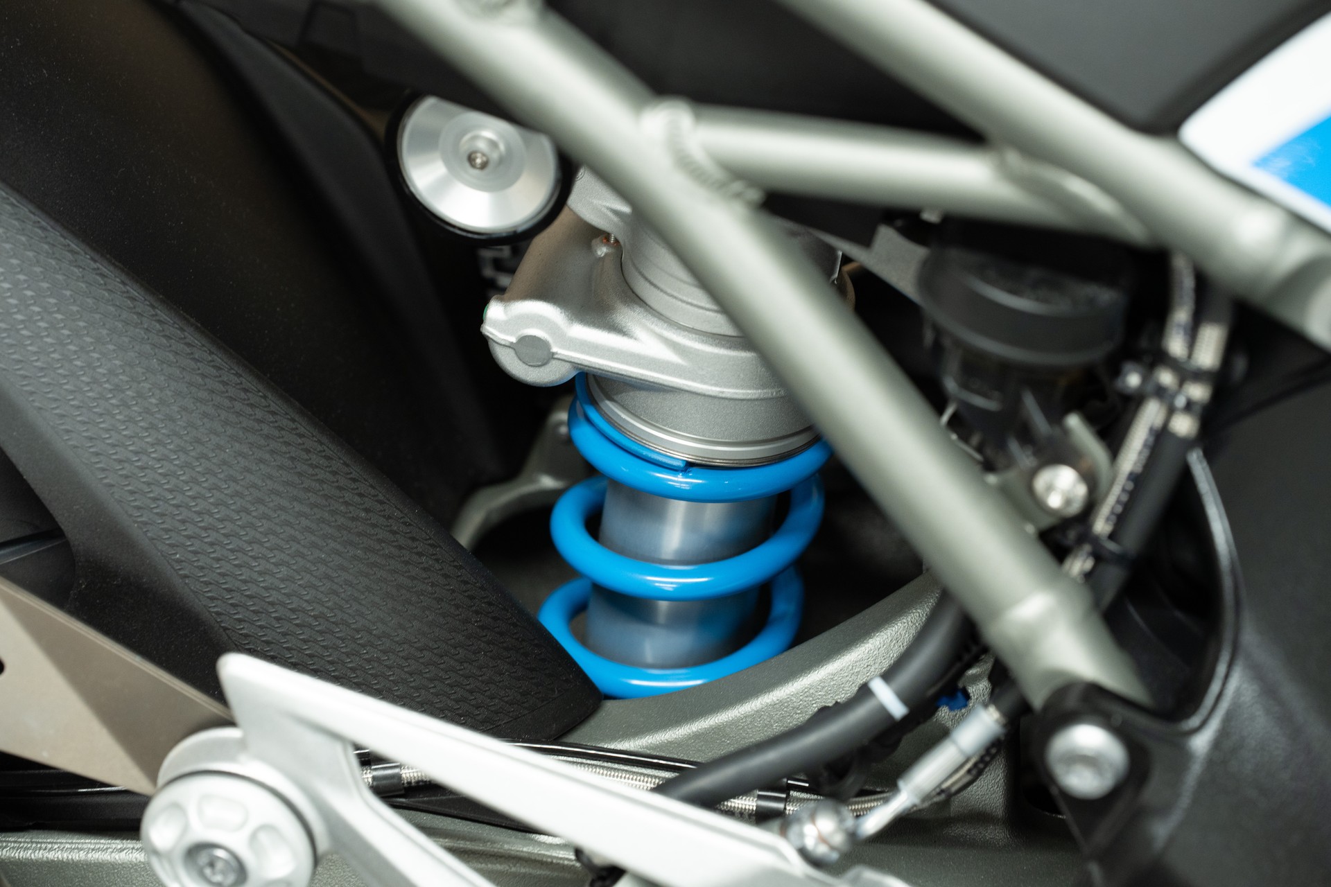 BMW M 1000 R mit 0.9% Leasing-image-8
