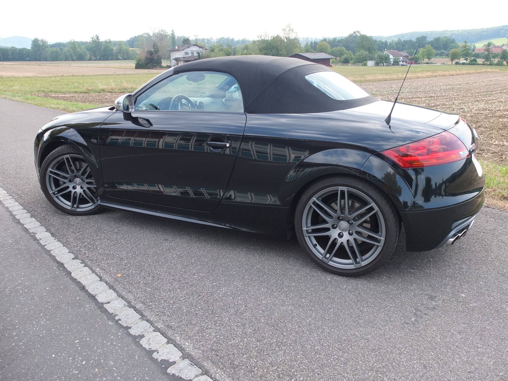 AUDI TTS Roadster 2.0 TFSI quattro S-tronic-image-2