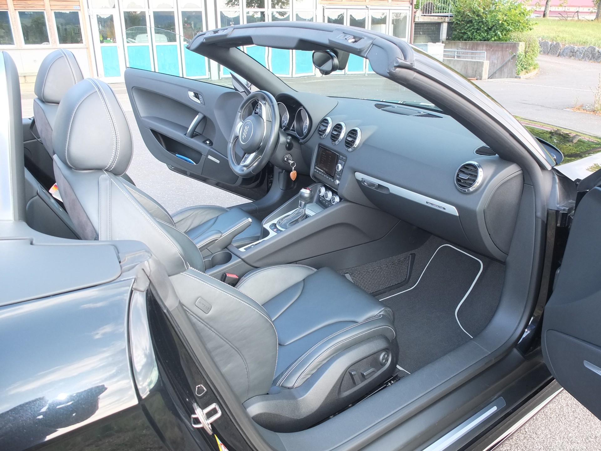 AUDI TTS Roadster 2.0 TFSI quattro S-tronic-image-11