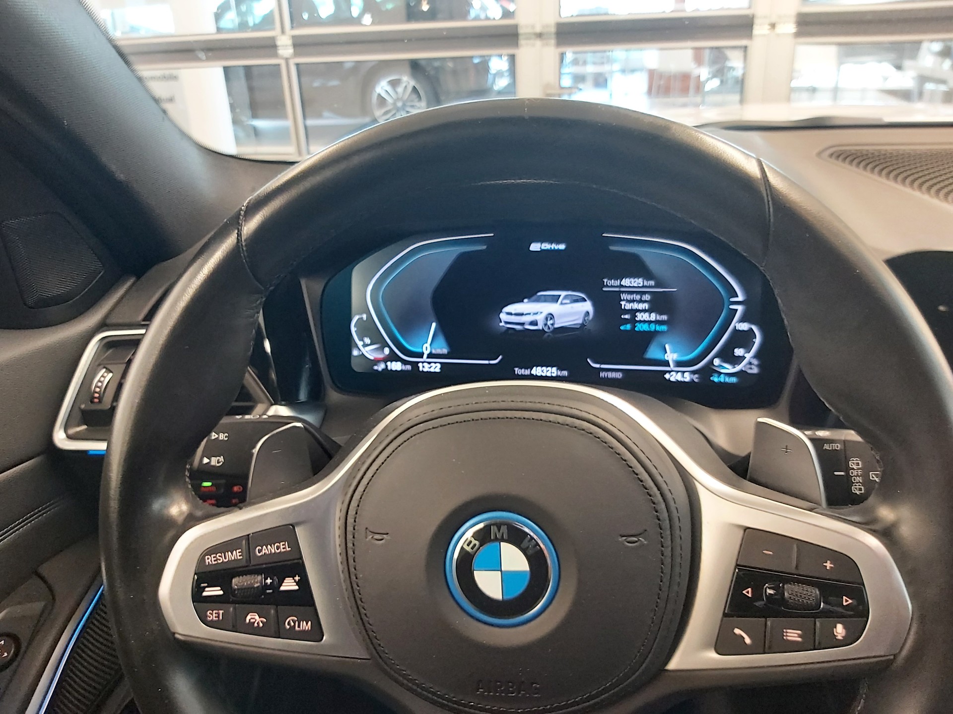 BMW 330e xDrive M Sport-image-14