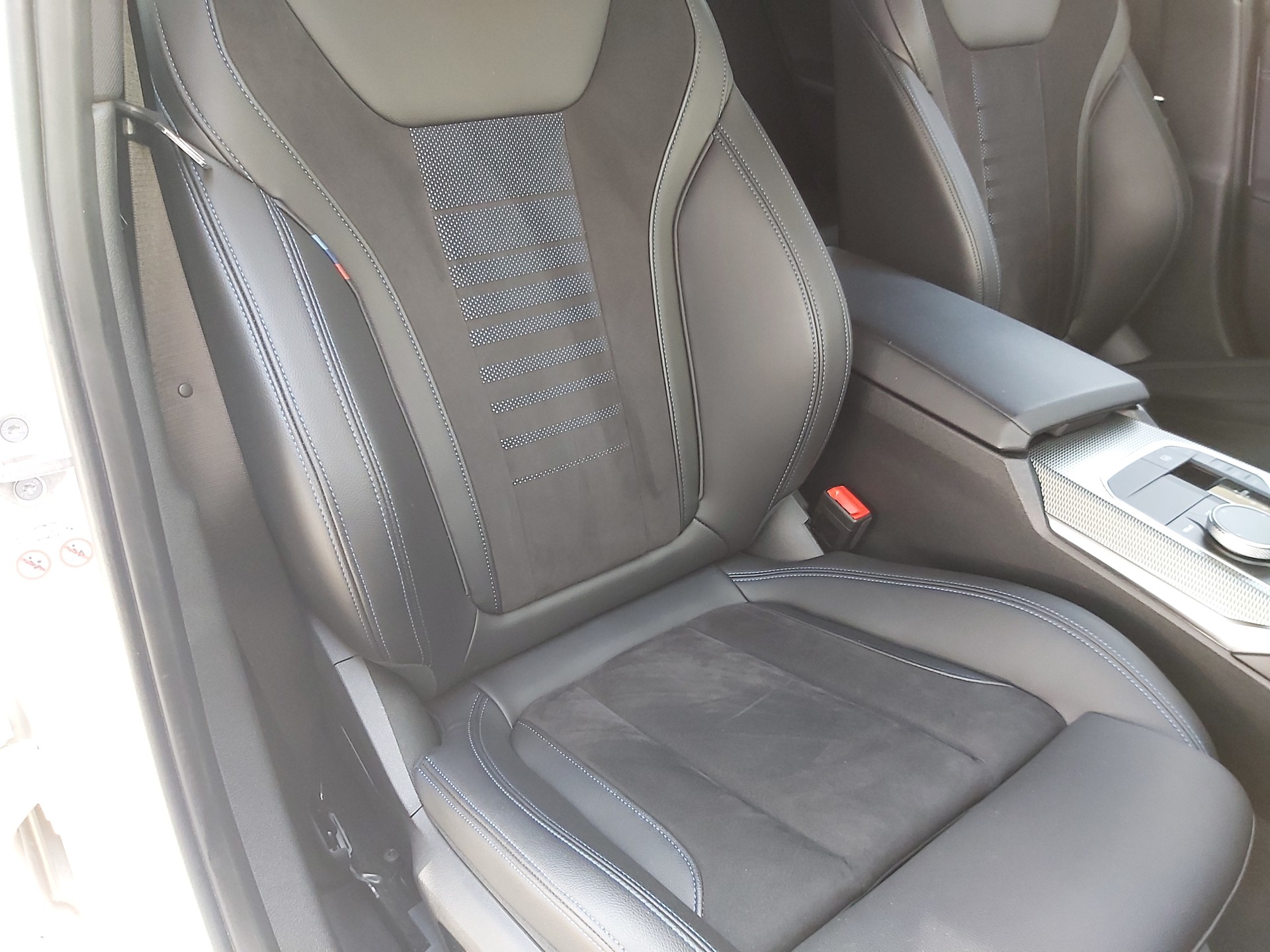 BMW 330e xDrive M Sport-image-12