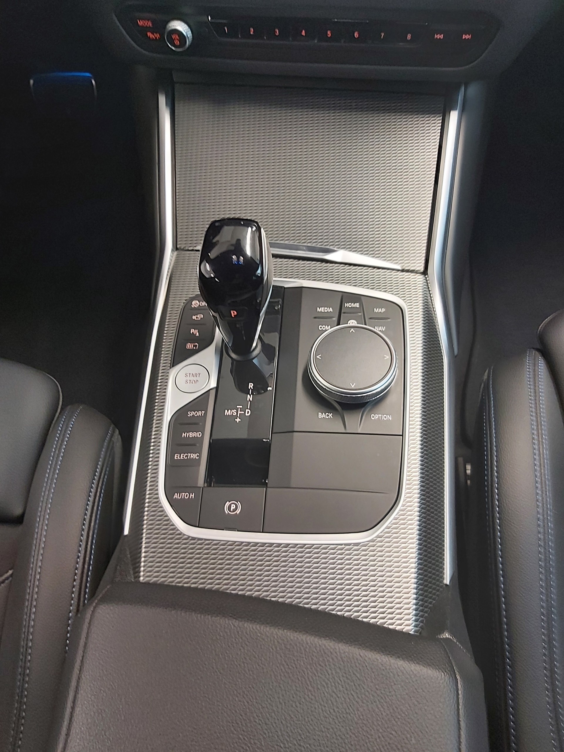BMW 330e xDrive M Sport-image-16