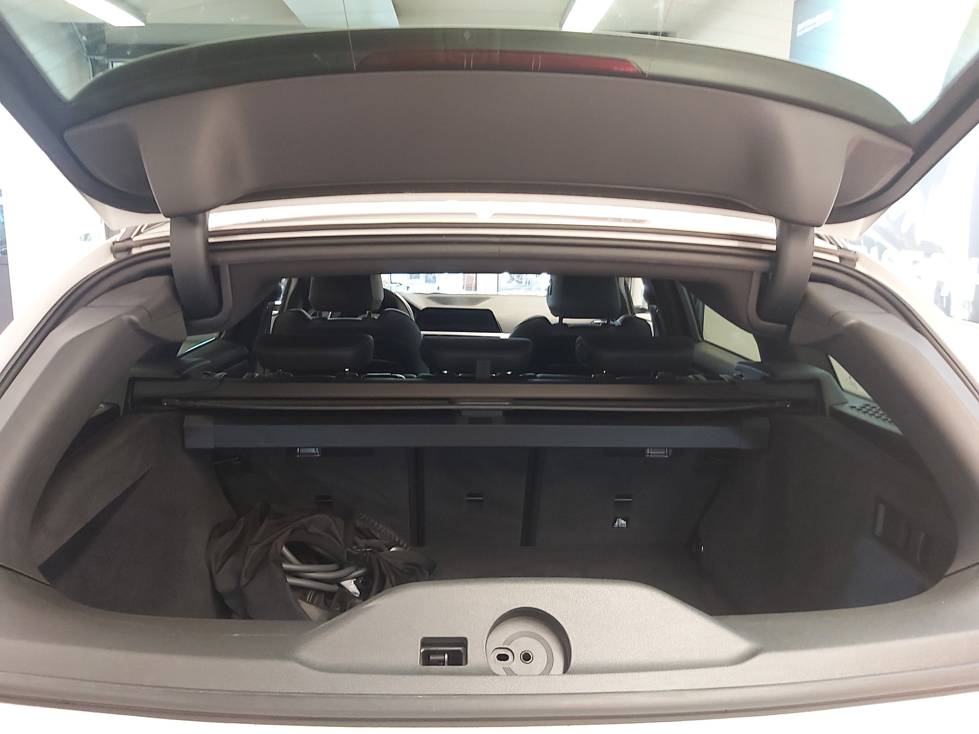 BMW 330e xDrive M Sport-image-7