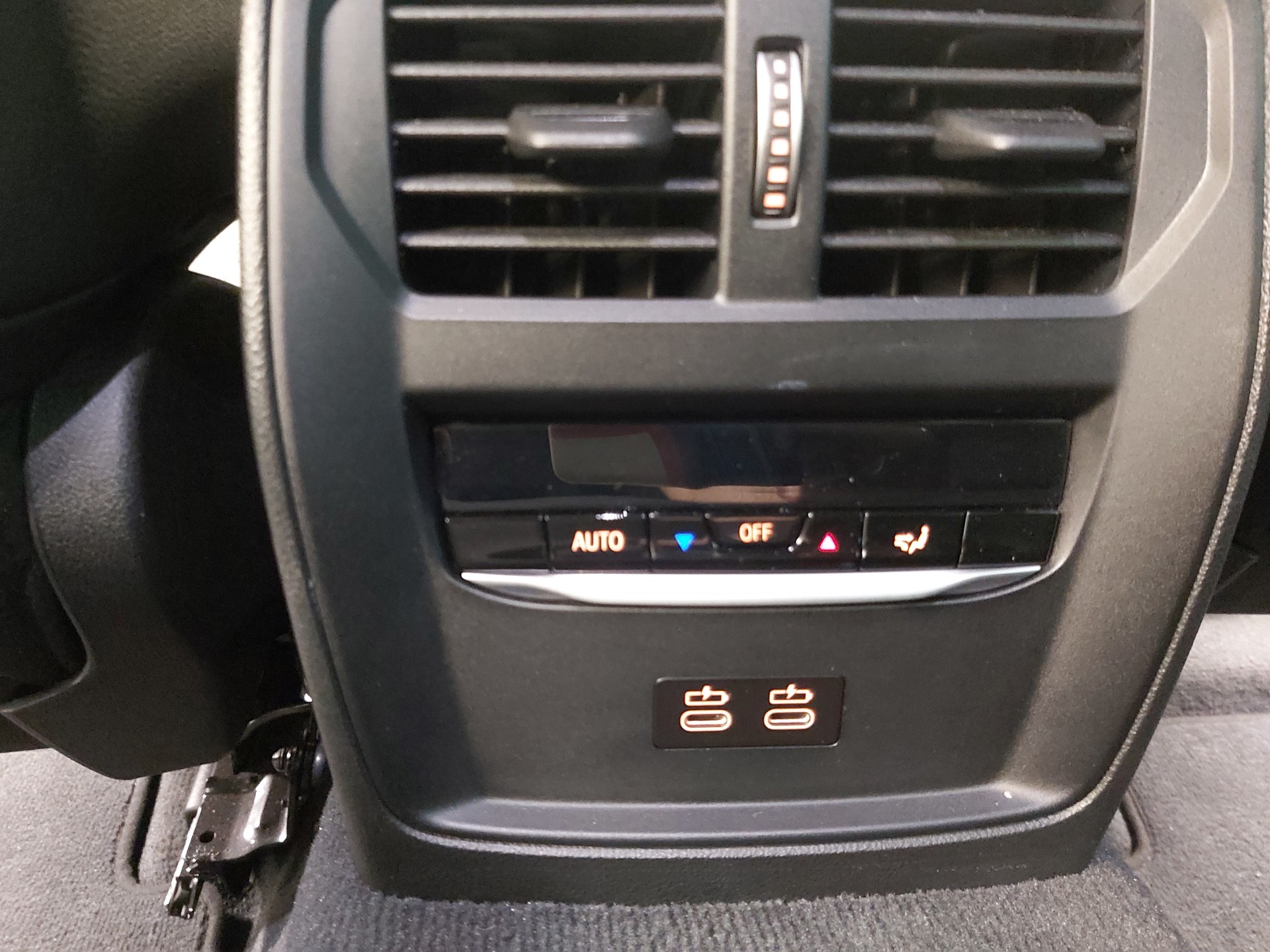 BMW 330e xDrive M Sport-image-20