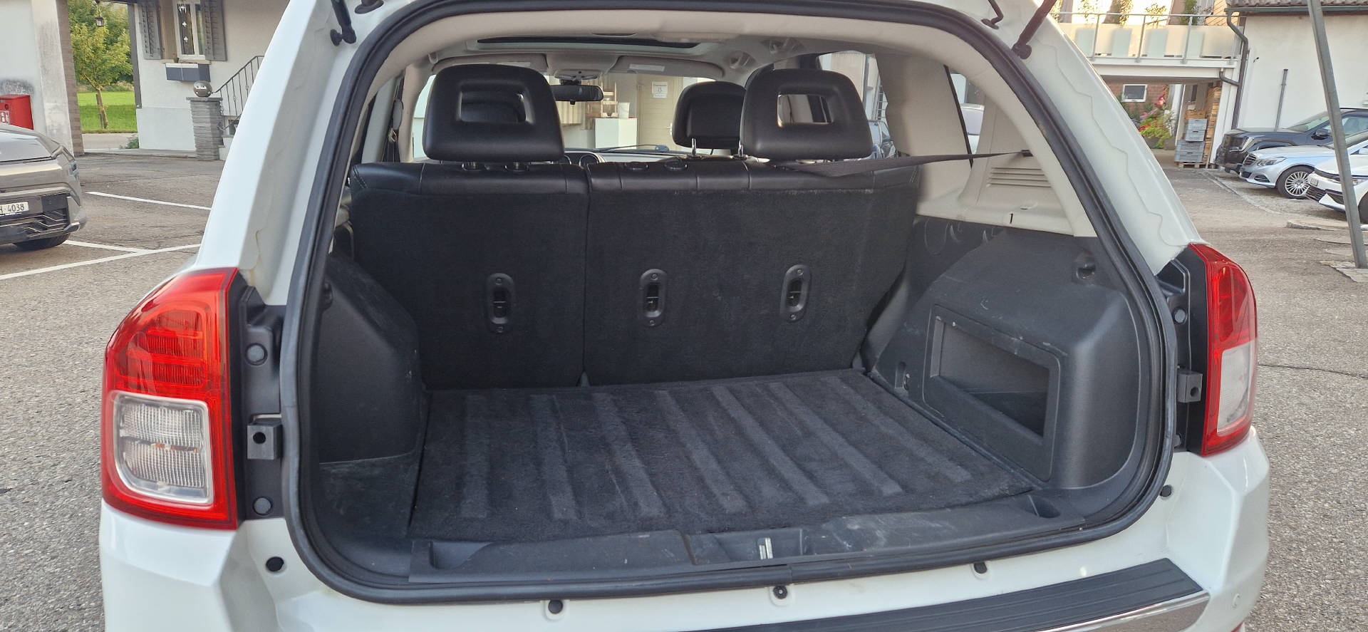 JEEP Compass 2.4 Limited CVT-image-11