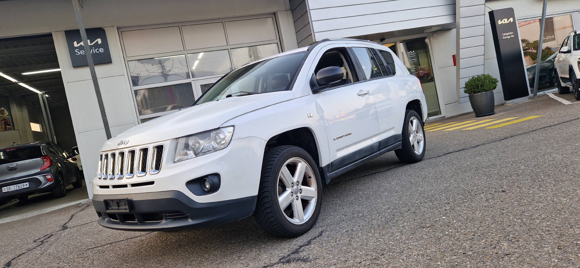 JEEP Compass 2.4 Limited CVT-image-0