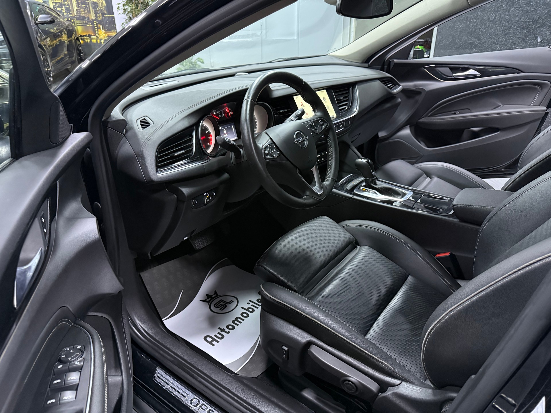 OPEL Insignia 1.5 T Grand Sport Excellence Automatic-image-10
