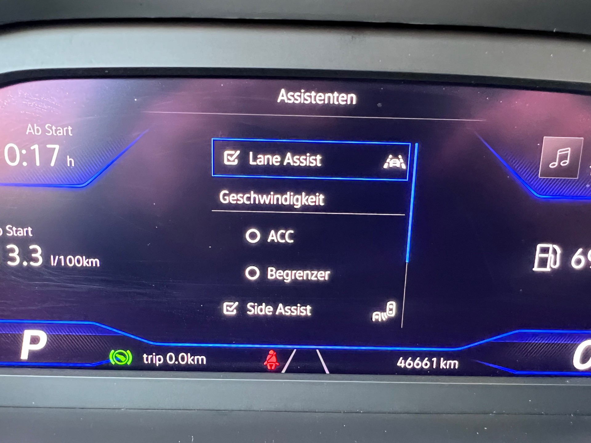 VW Tiguan 2.0 TDI SCR R-Line 4Motion DSG-image-10