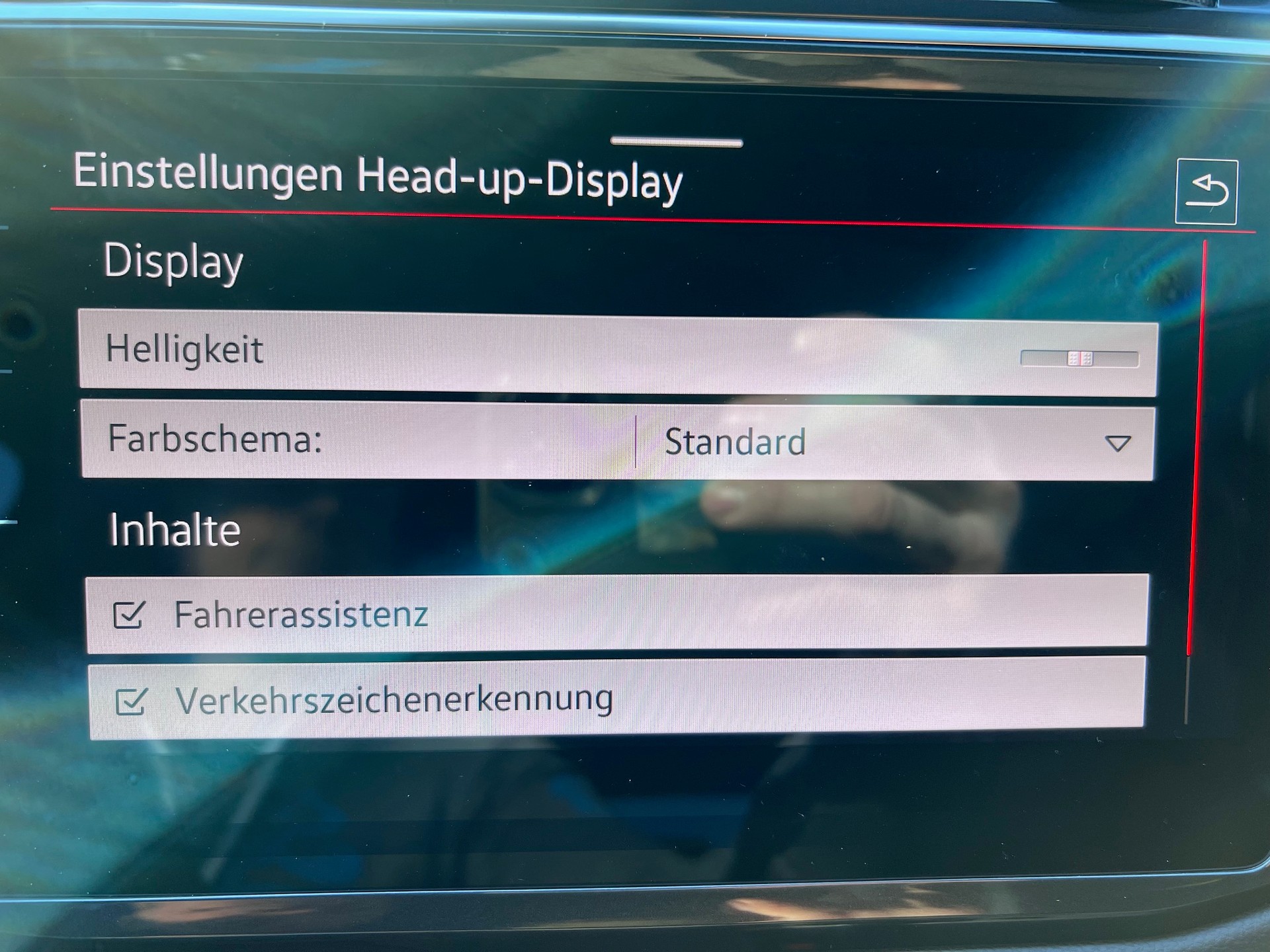 VW Tiguan 2.0 TDI SCR R-Line 4Motion DSG-image-17