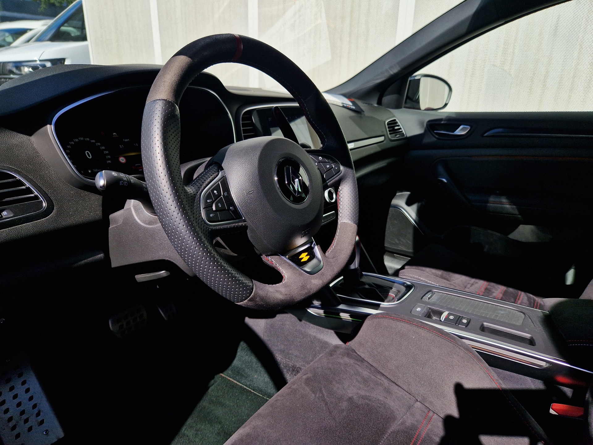 RENAULT MEGANE-image-5