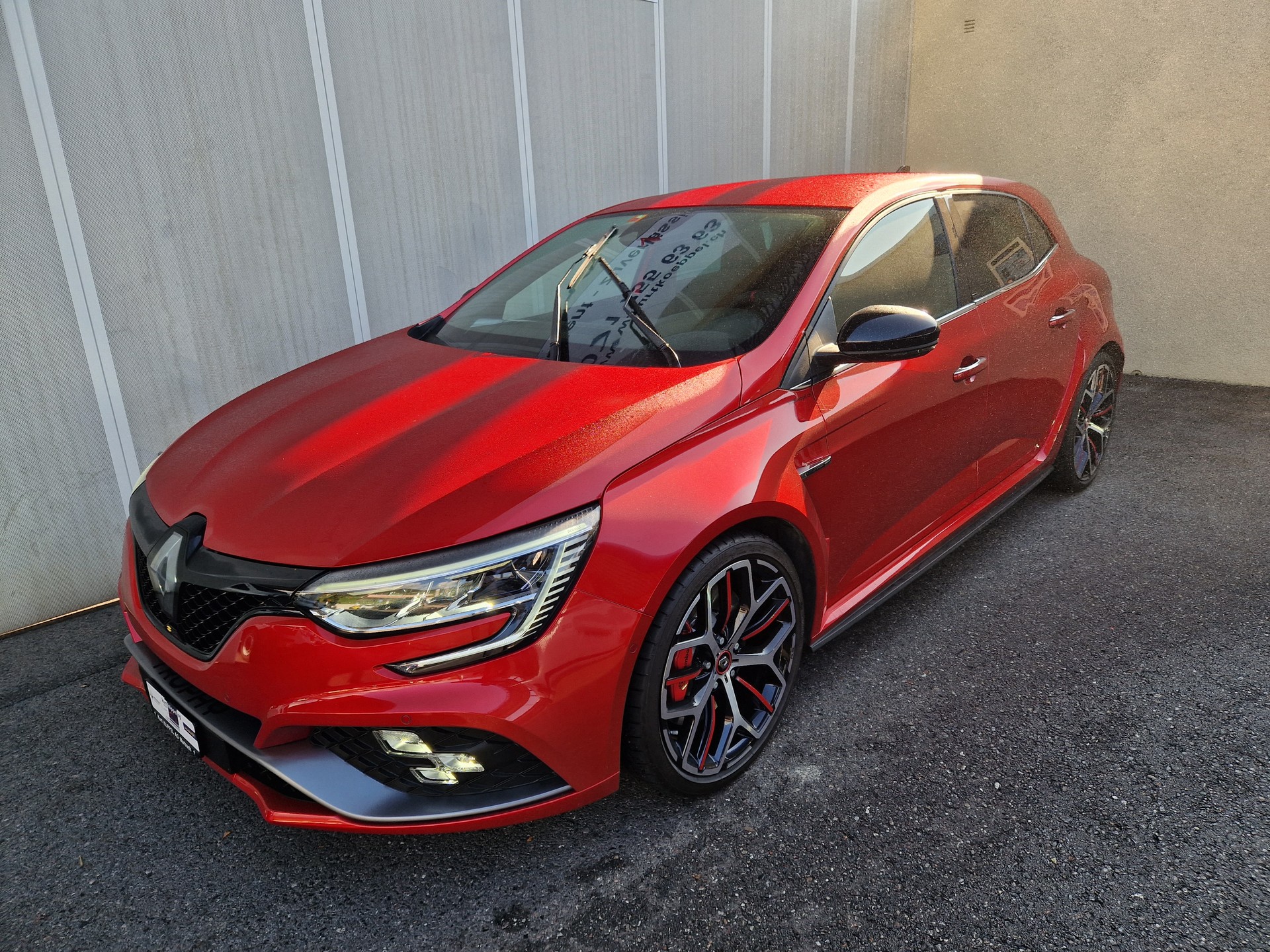 RENAULT MEGANE-showroom-element-1