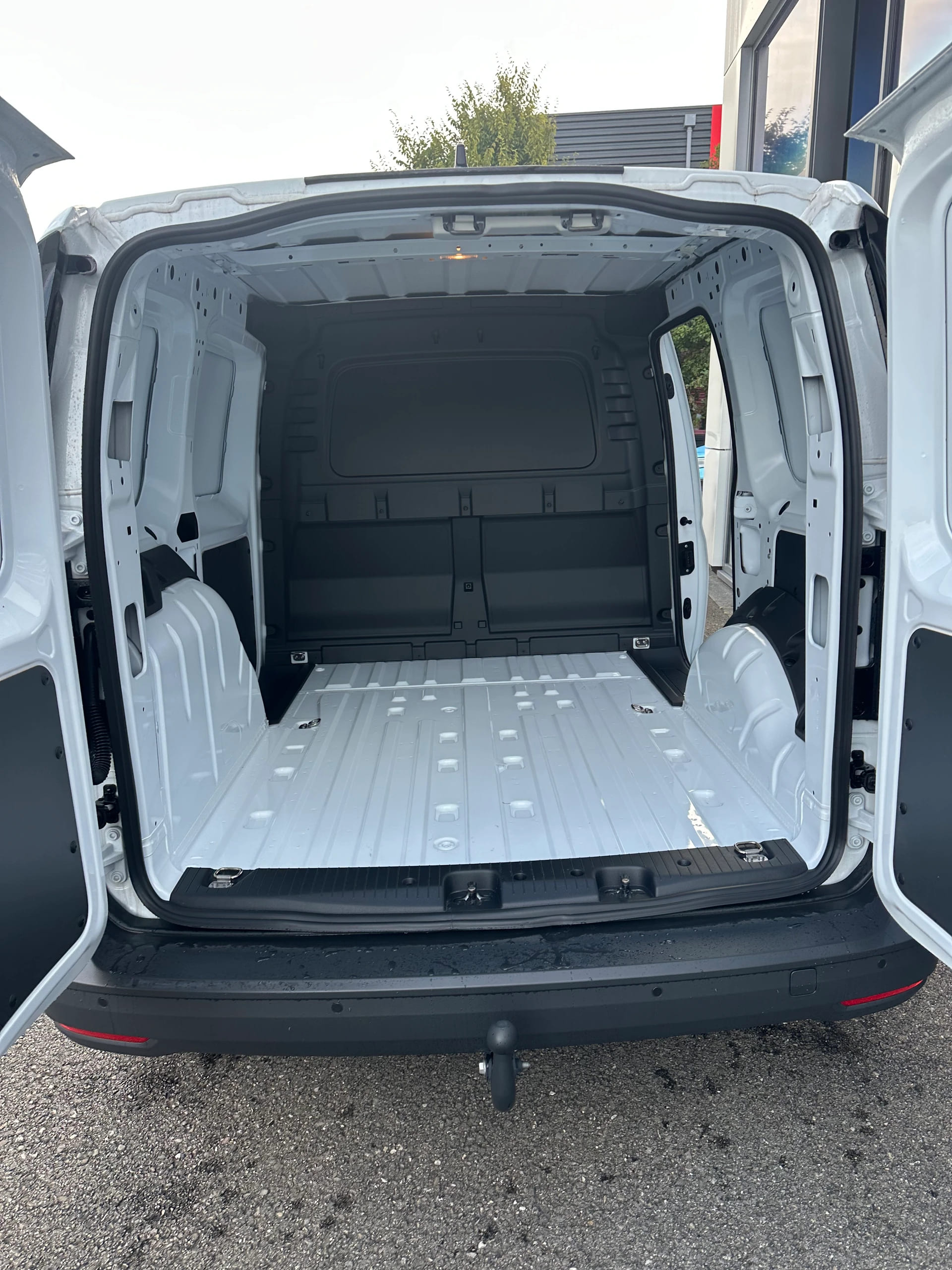 FORD Transit Connect fourg. 2.0 Eco Trend/102CV/Man.-image-5